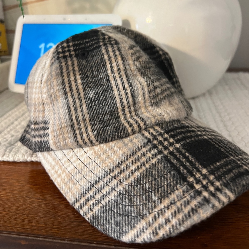Plaid Wool Baseball Cap in Black & Cream
